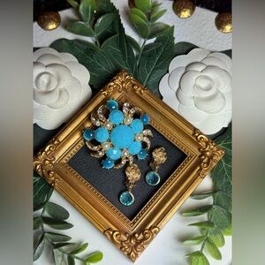 Vintage Turquoise and Gold Brooch and Rose Earring Set